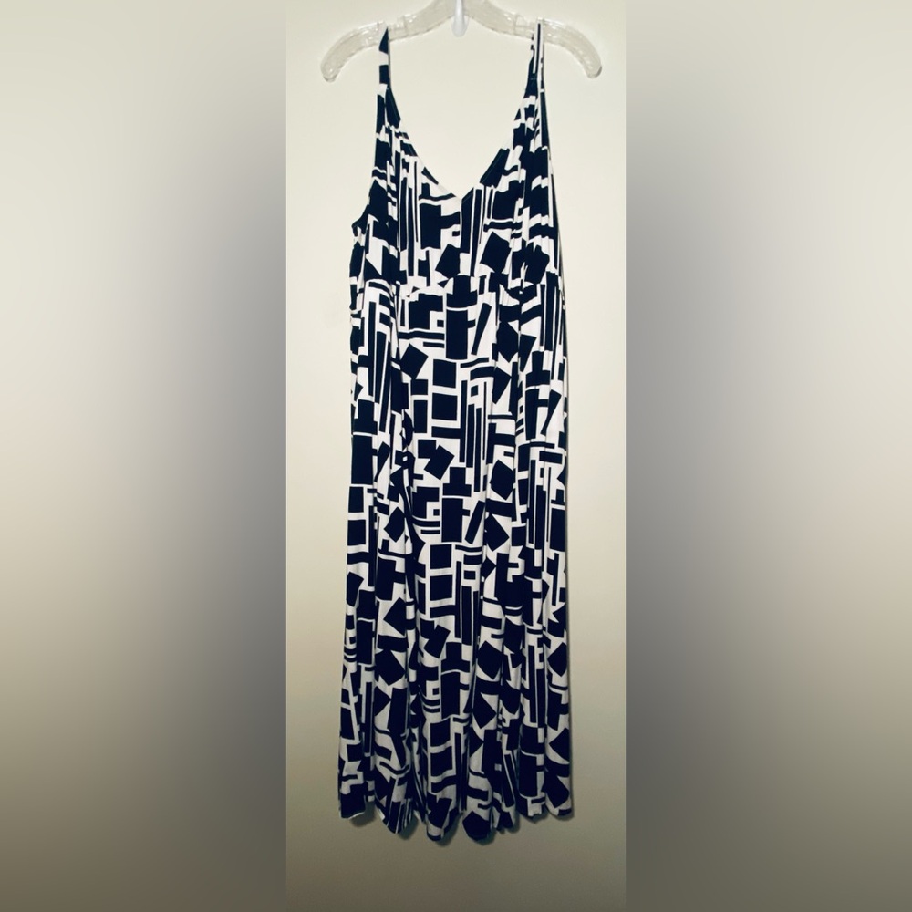 Torrid Black and White Abstract Midi Dress Size 3 - Picture 10 of 11